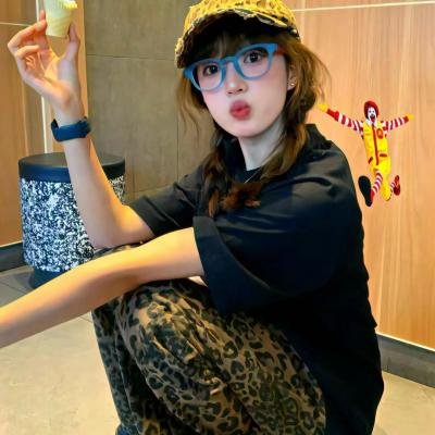 穿成太子外祖母，我带全家立人设